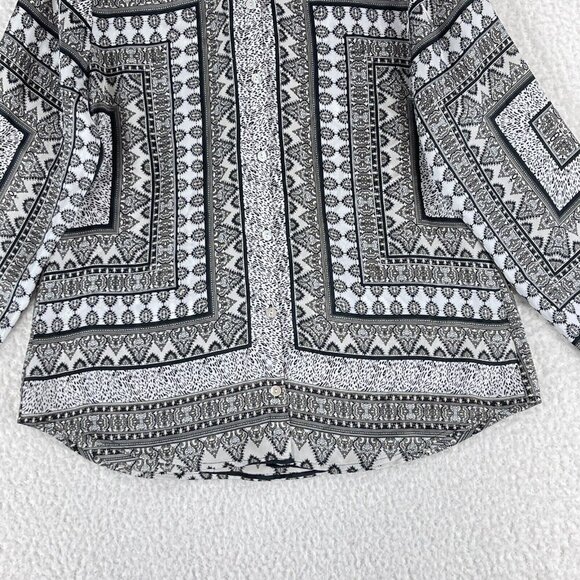 Chico's White Geometric Print Button-Up Shirt Womens Long Sleeve Size Medium - Picture 7 of 16